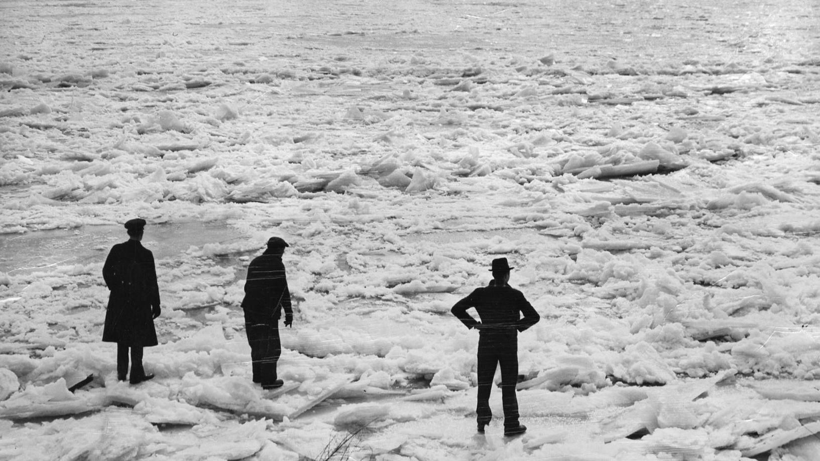 The day St. Louisans walked across the frozen Mississippi River